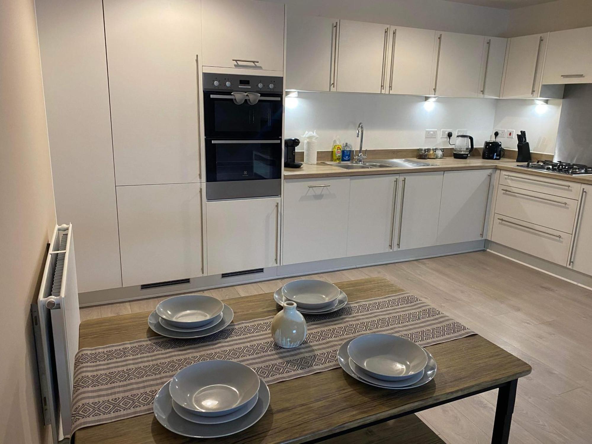 Crawley 2Bed Apartament Close To Gatwick Airport Copthorne  Exteriér fotografie